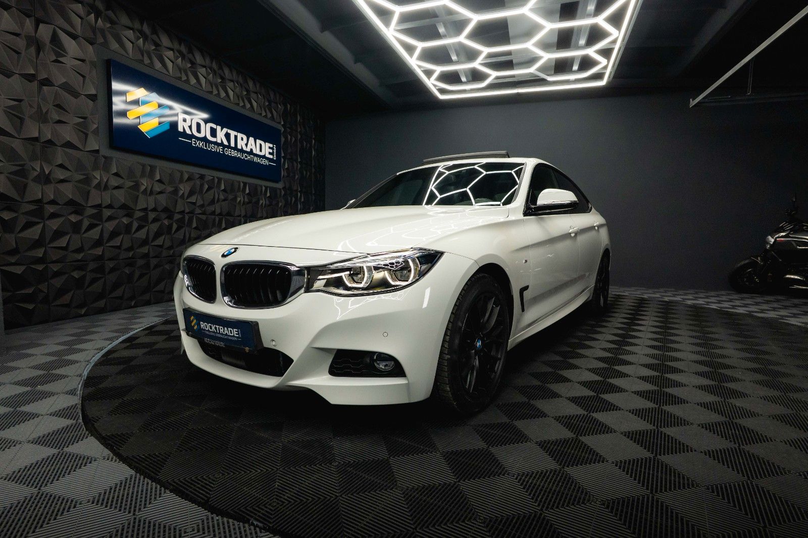 BMW 330d Gran Turismo xDrive M Sport ACC Pano LED
